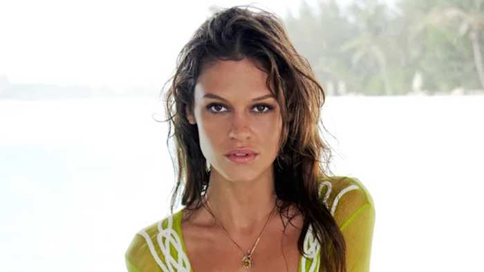 Dominique Piek was photographed by Walter Iooss Jr. in the Maldives.